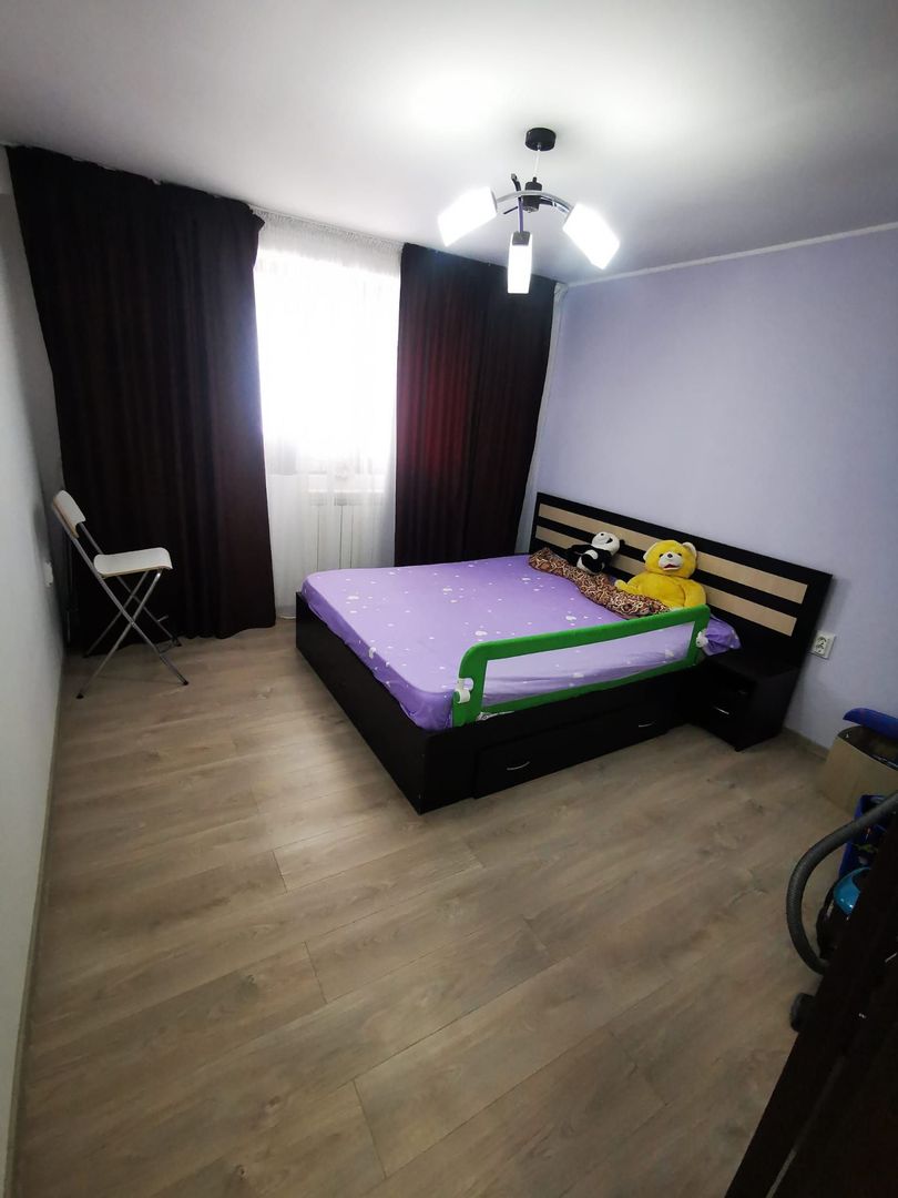 De vanzare apartament 3 camere, micro 39, 76.000 euro negociabil - Poză 4