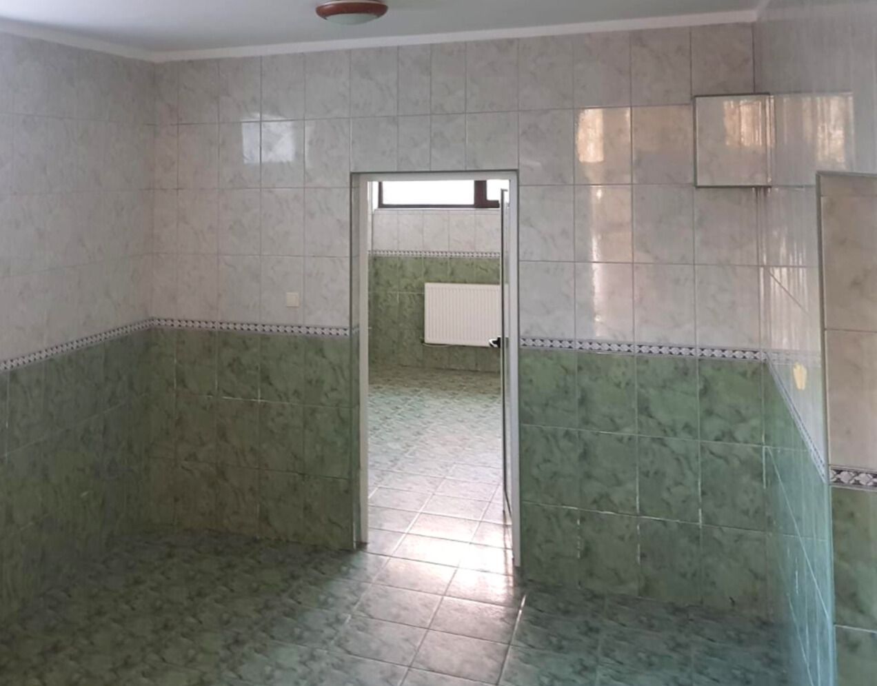 Hotel cu arhitectură montană deosebită poziționare premium Sâmbătă de Sus - Poză 9