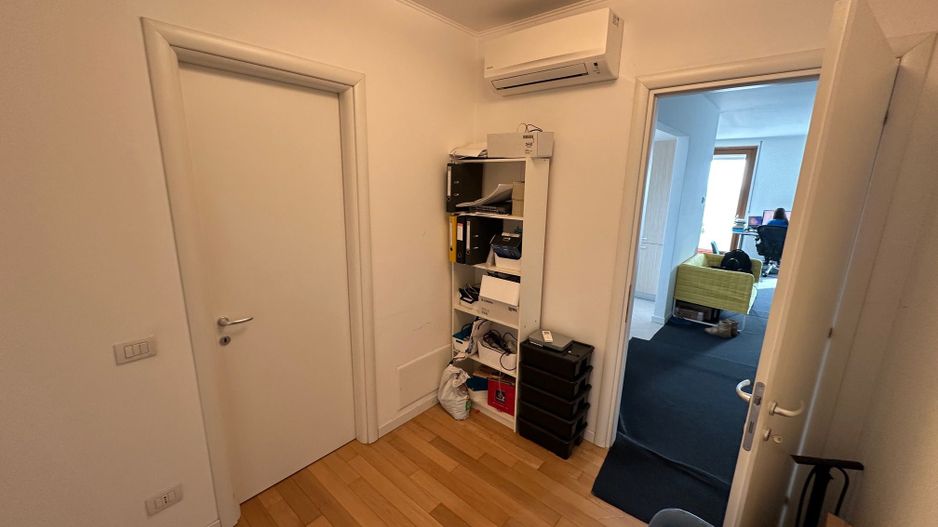 Birouri , cladire noua, zona centrala - Poză 13