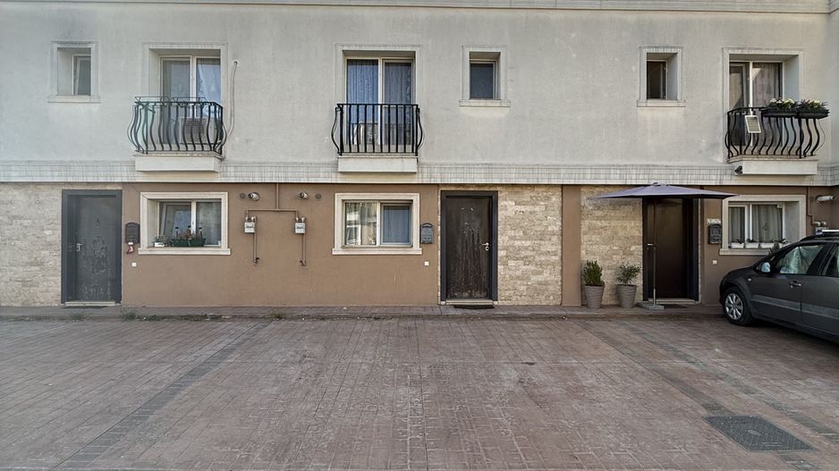 Vila cu 2 dormitoare si 3 bai | Cosmopolis | aproape de Mall | Piscina - Poză 11
