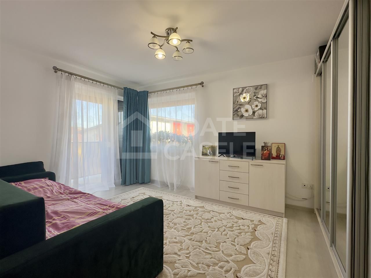 Apartament cu 2 camere decomandat de vanzare ... zona Dumitru Mocanu - Poză 1
