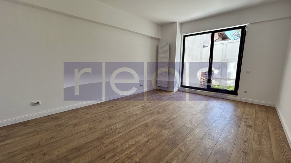 VANZARE APARTAMENT 3 CAMERE + CURTE 150 MP | ZONA ANDRONACHE | RENOVAT - Poză 3