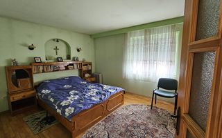 Casa 5 camere 3 bai garaj inchis si teren 700 mp utili in Lazaret - Poză 6