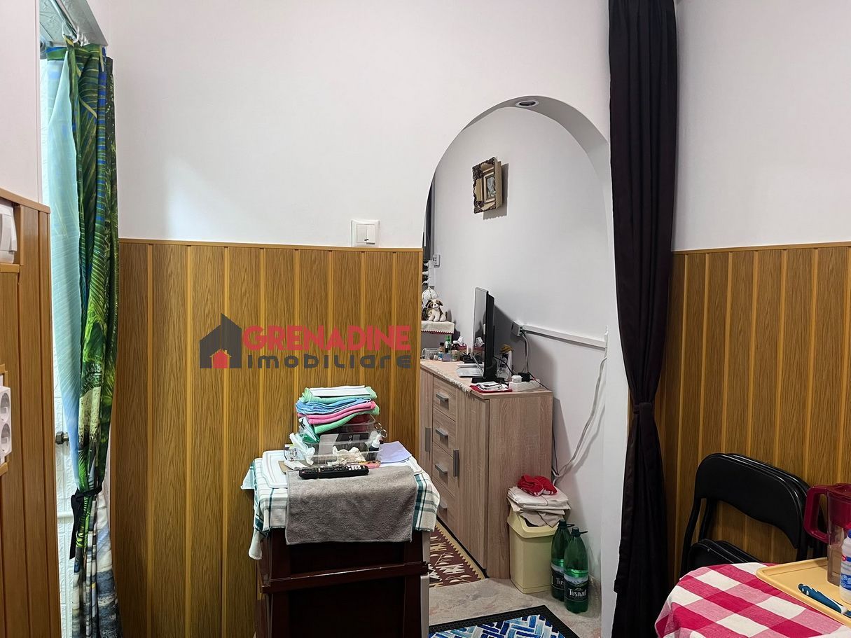 Garsoniera cu Baie Proprie - 12 mp Renovata - Zona Astra - Poză 3