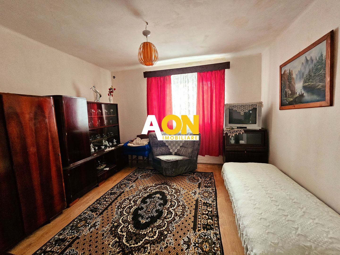 Casă traditională, 3 camere, 1766 mp teren, la asfalt, Vintu de Jos - Poză 8