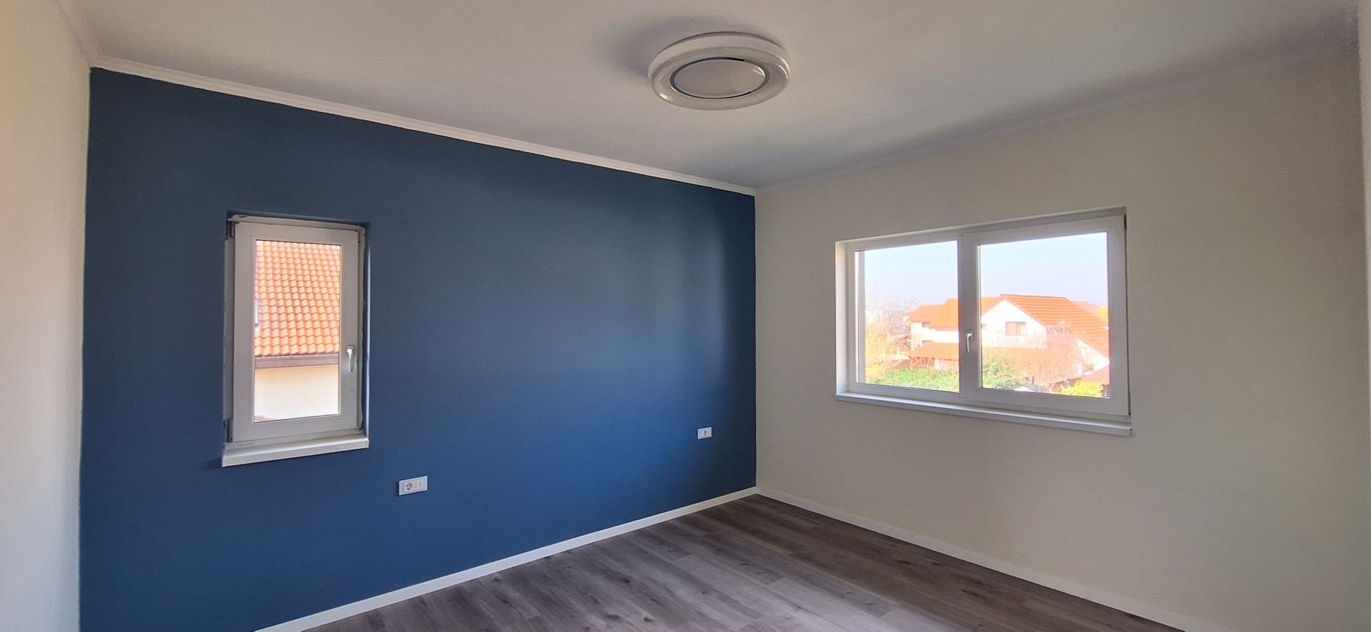 Duplex superb despartit prin garaj - Poză 11