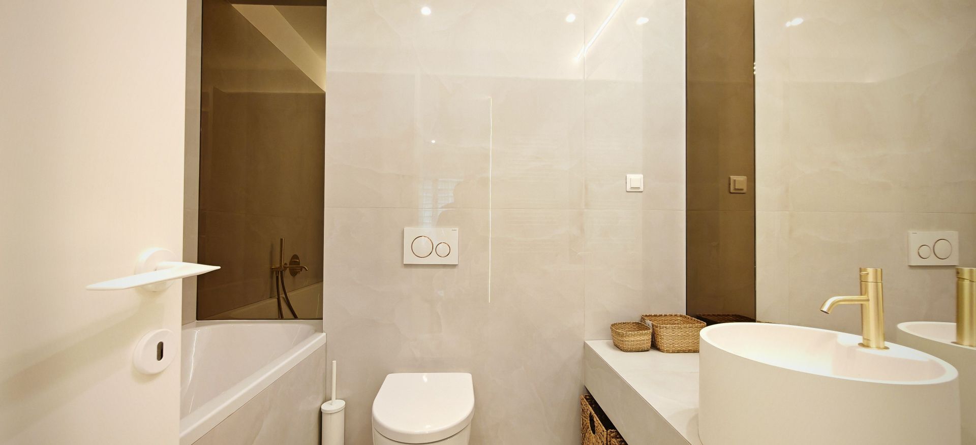 De inchiriat apartament 3 camere, mobilat/utilat complet si parcare - Poză 11