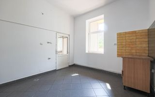 Locație excelentă: Spațiu comercial  Reprezentanță sau Închiriere. - Poză 7