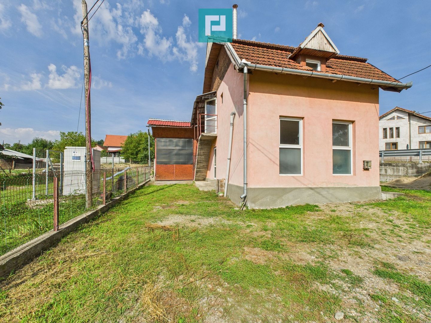 Casă și centru comercial, în localitatea Lazuri - Poză 14