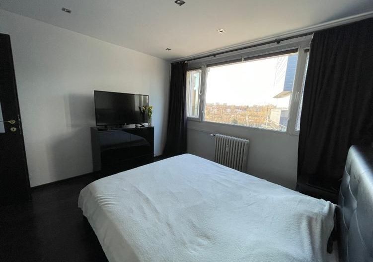 Apartament 2 camere decomandat, 5 min de metrou si de Parcul Tineretului - Poză 2