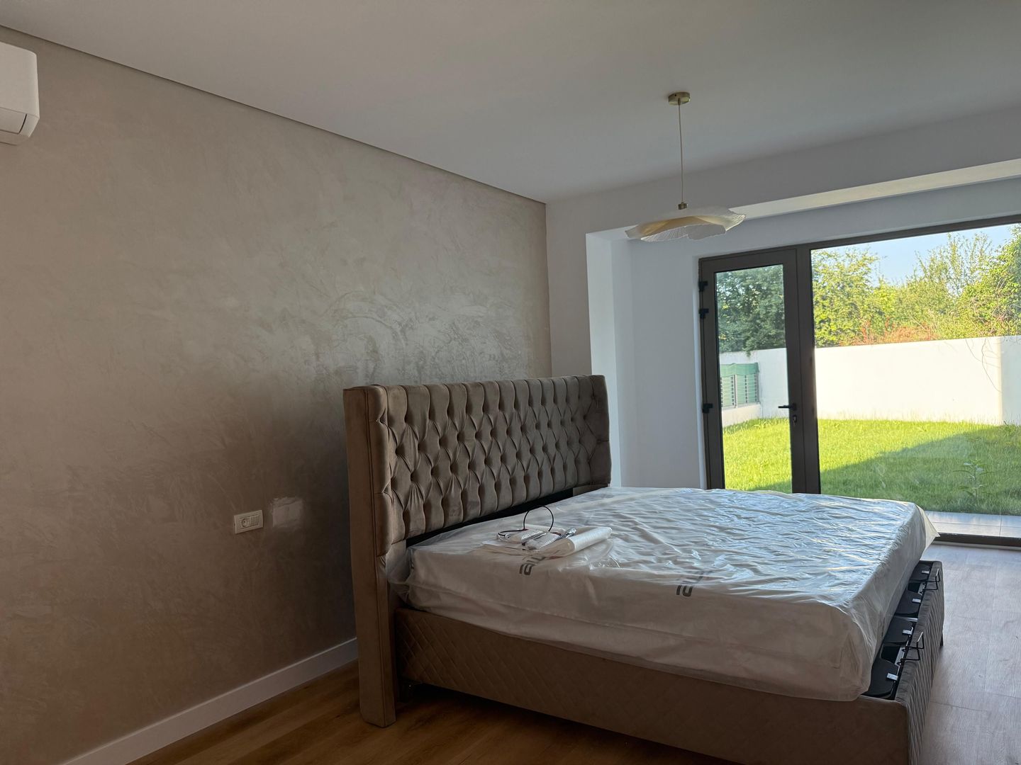 Apartament 2 camere cu grădina - Poză 1