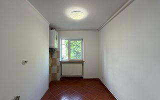 Apartament cu 2 camere, situat in zona centrala - Poză 5