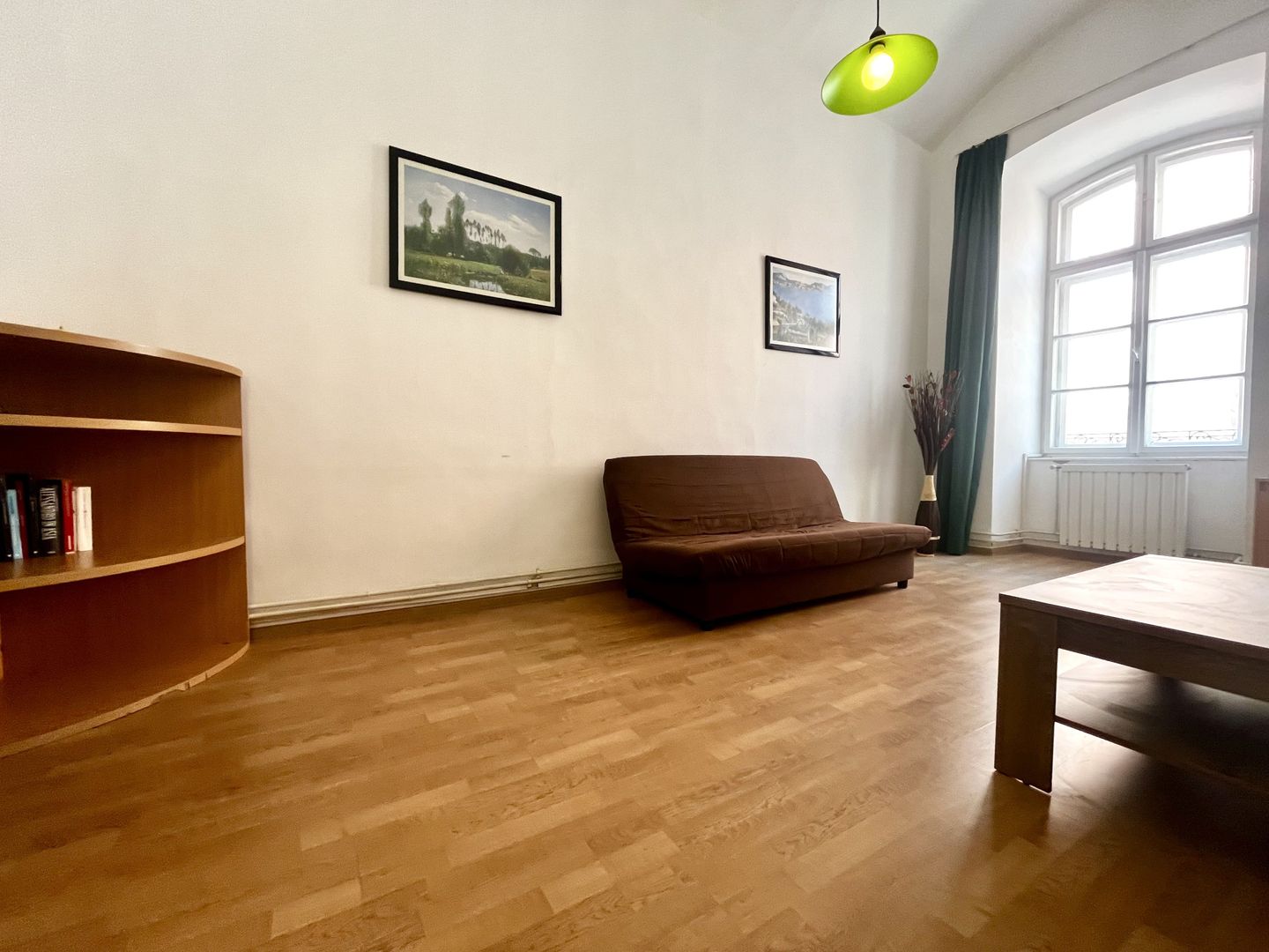 Apartament cu 2 camere, spațios,  etaj 1, zona  Piața Libertății - Poză 3