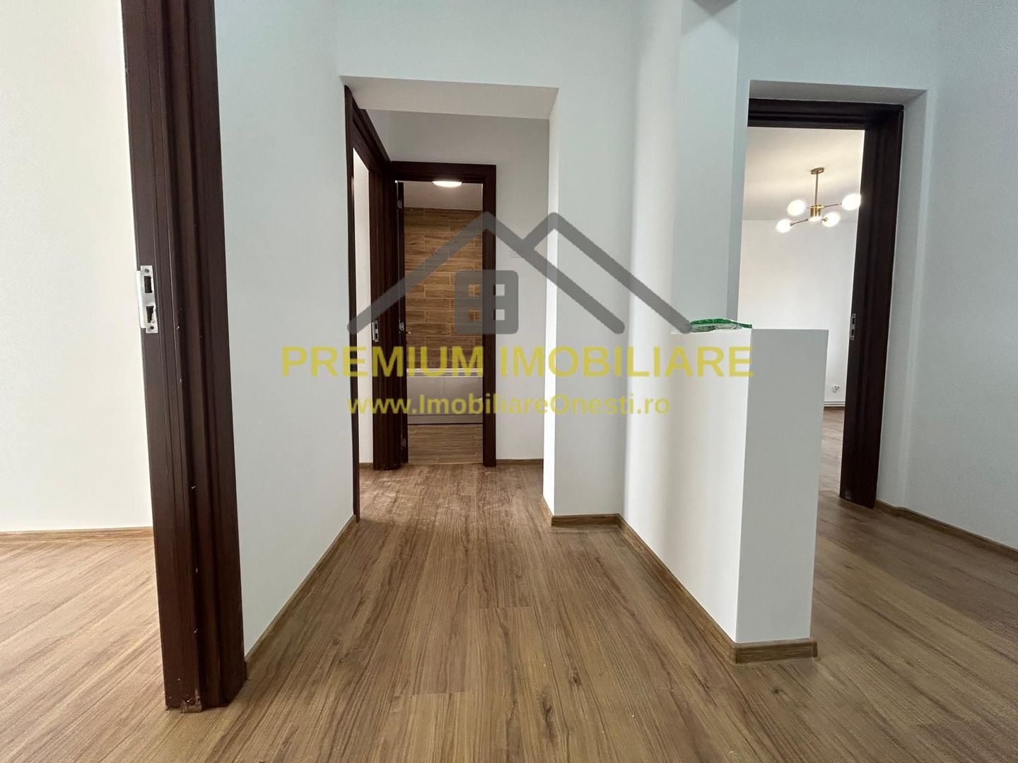 Apartament 3 camere  2 băi | renovat 2025 | parcare - Poză 12