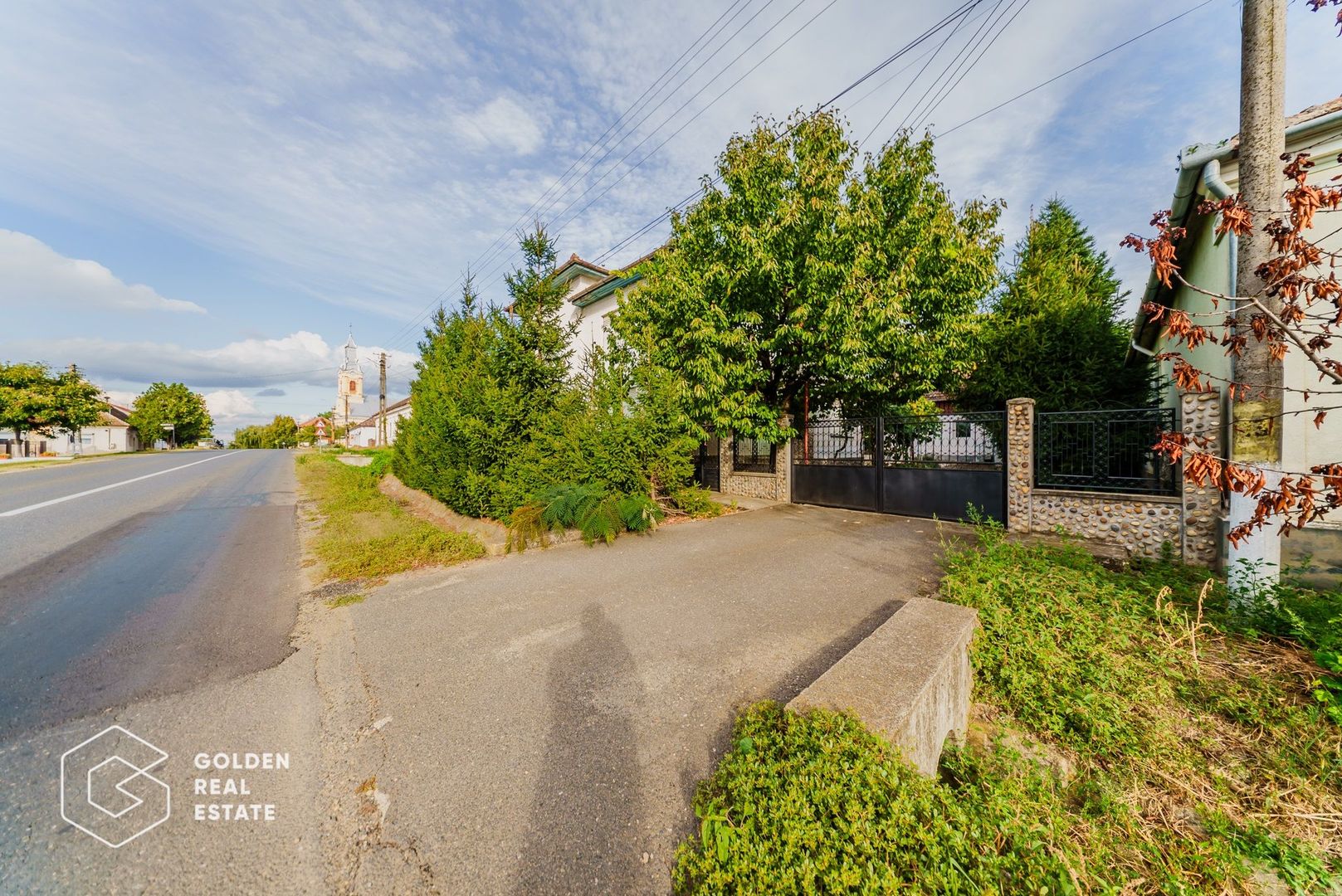 Vila superba, P+E,  Cuvin, 9 camere, 200 mp si teren 1300 mp plus anexa 3 camere - Poză 44