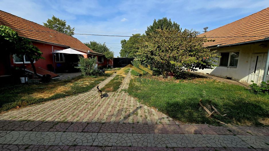 Casa de vanzare cu teren mare pe Ady Endre Aradul nou - Poză 5