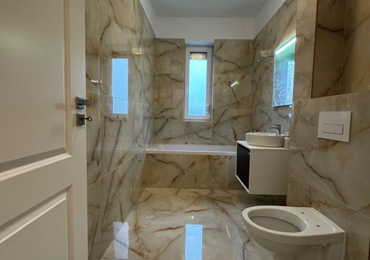 Giroc-Neptun | 2 Camere | Prima inchiriere | Curte interioara - Poză 6