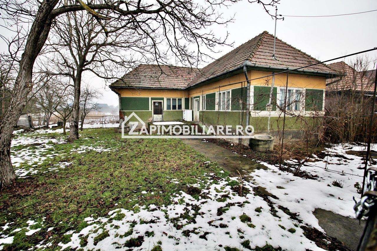 Casa 3 camere,1 baie,100 mp, 2.700 mp teren,0% comision - Poză 1