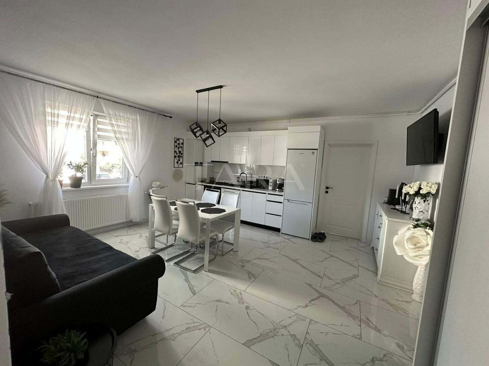 Apartament cu 3 camere, terasă 20 mp, parcare subterană, zona Eroilor. - Poză 1