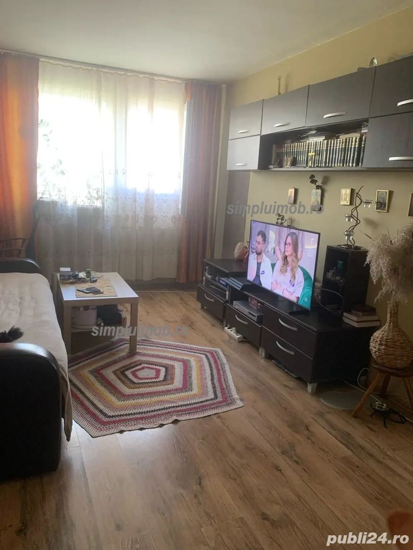 Dristor Apartament 3 Camere Spatios cu Balcon - Poză 1