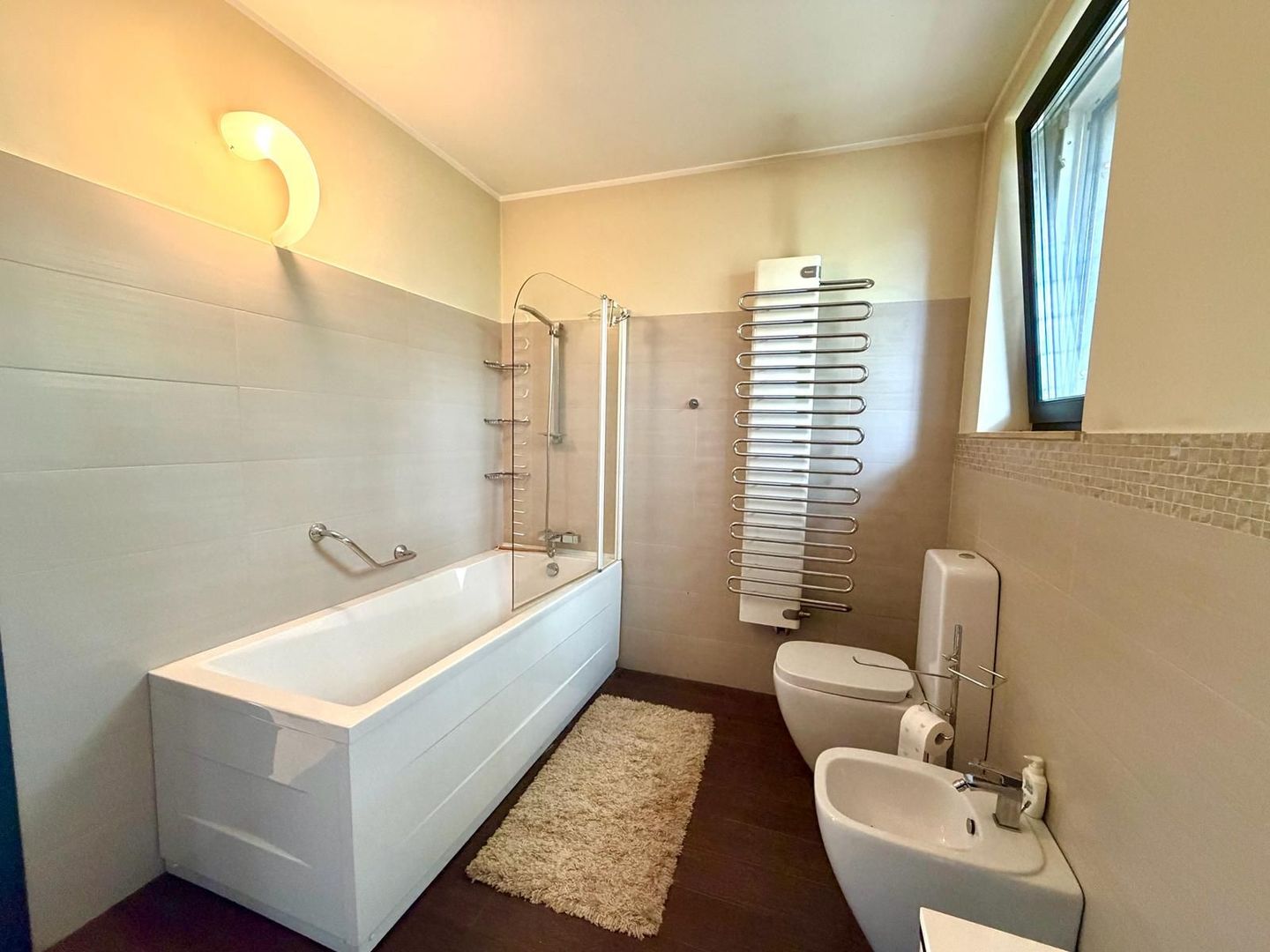 Vila cu 4 camere cu lift, jacuzzi și terasă panoramică tip penthouse - Poză 12