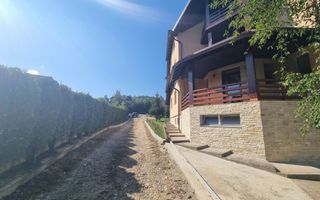 Pensiune 20 camere Bran langa castel - Poză 3