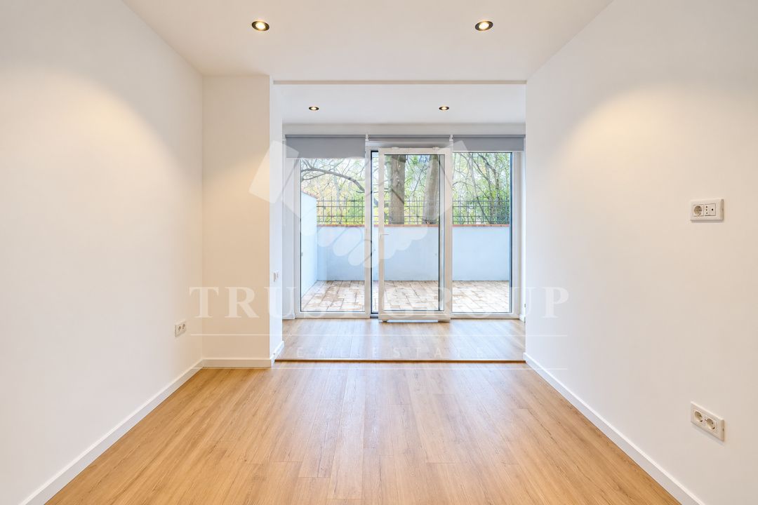 Aparatment 4 camere Victoriei | Terasa 44mp | Loc de parcare + Boxa - Poză 3