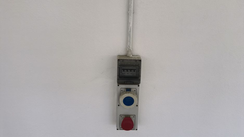 Proprietate industriala  la 35 km de TM - Poză 51