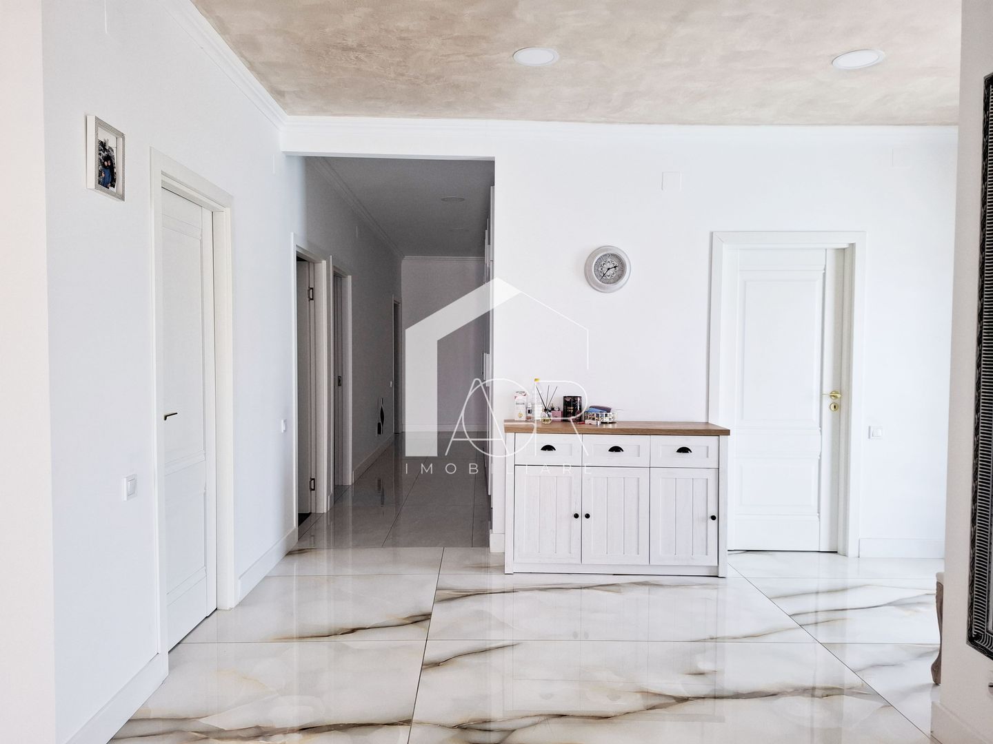 Casa cu 4 camere, parter, Targsoru Nou - Poză 8