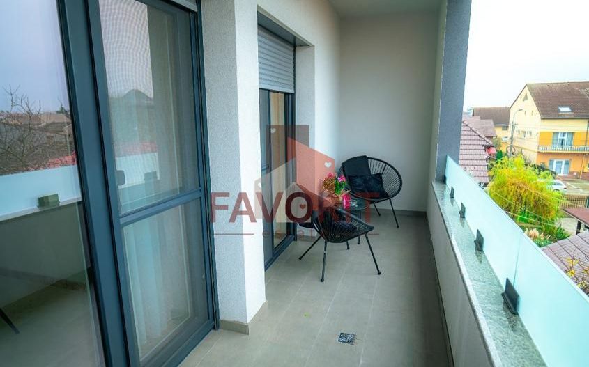 VAND 1/2 CLADIRE CU 6 APARTAMENTE - Poză 6