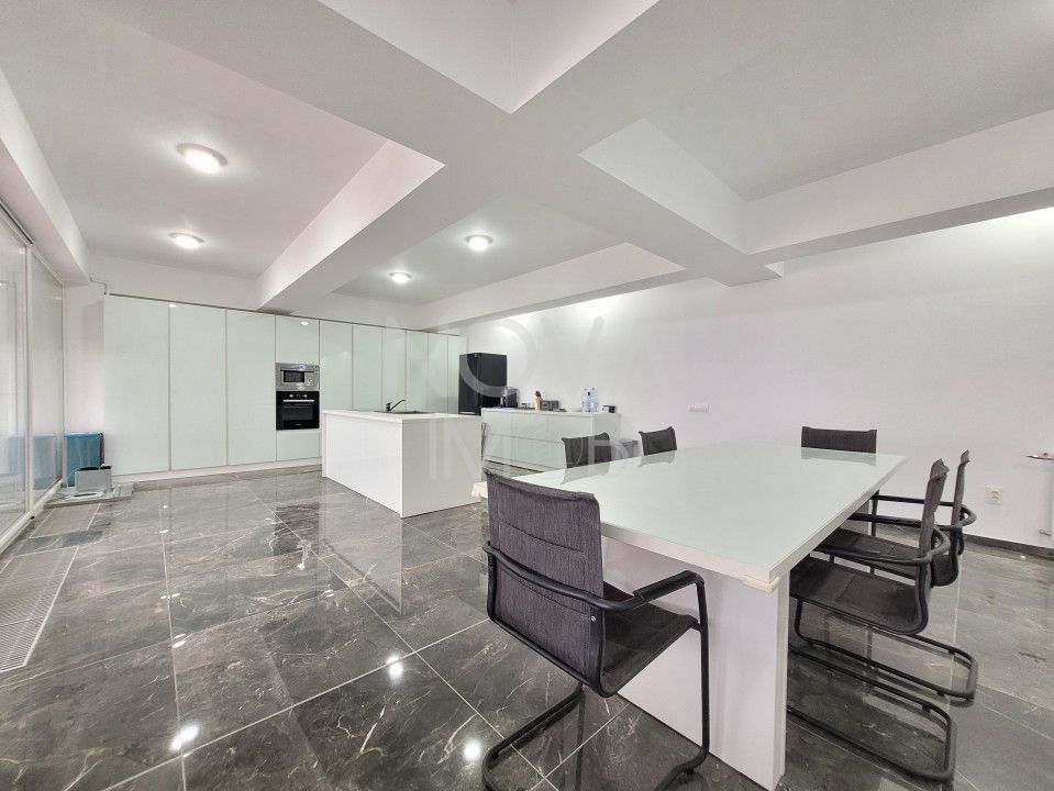 PENTHOUSE DE LUX CU TERASĂ PANORAMICĂ ȘI PRIVELIȘTE SPRE MUNȚII FĂGĂRAȘ - Poză 4