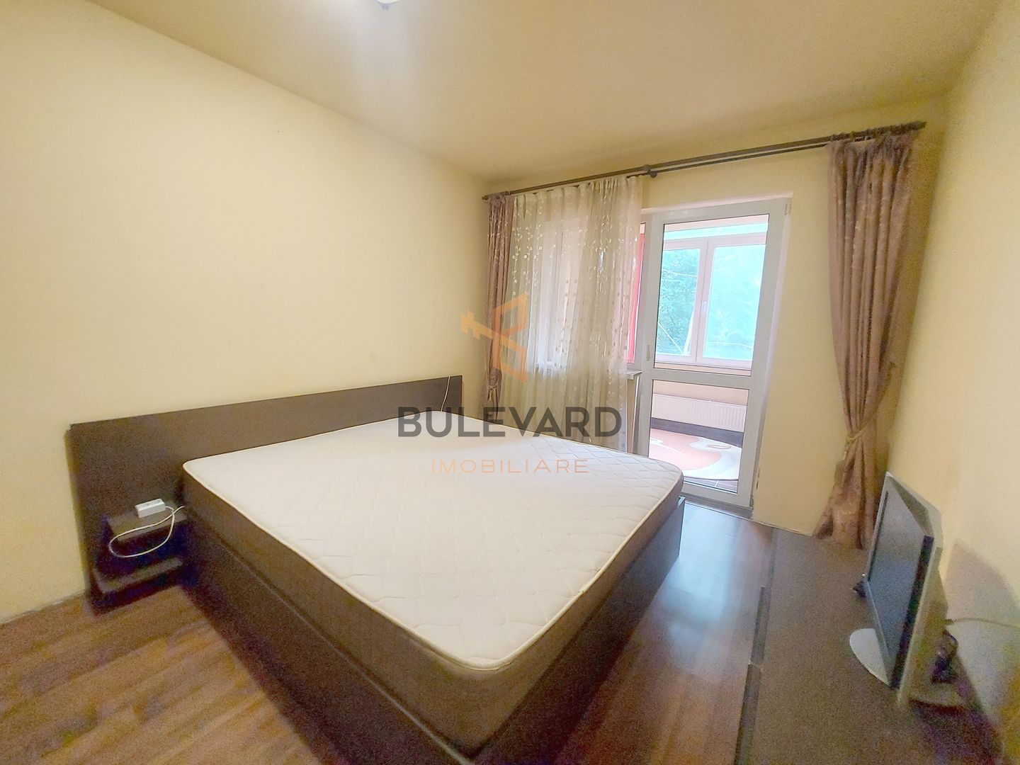 Apartament cu 2 camere , zona strazii Sub Cetate! - Poză 4