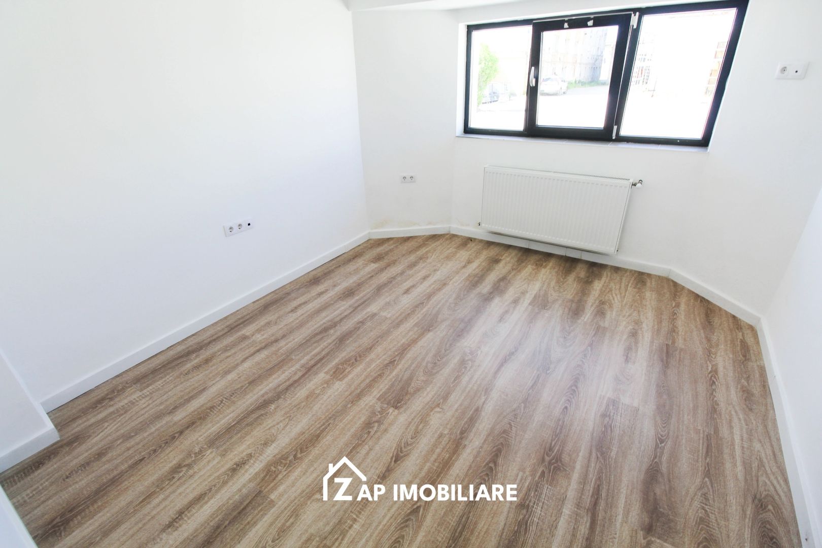 Spatiu de Birouri 100 mp - Renovat - Poză 20