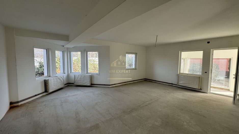 VILA 5 CAMERE,TEREN 560 MP, CAMPULUNG, ARGES - Poză 12