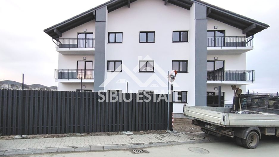 Apartament 2 camere, balcon cu boxa, parcare, NOU - Poză 1