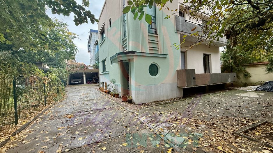 Proprietate cu farmec Art Deco în Cartierul Evreiesc cu multa verdeata - Poză 3