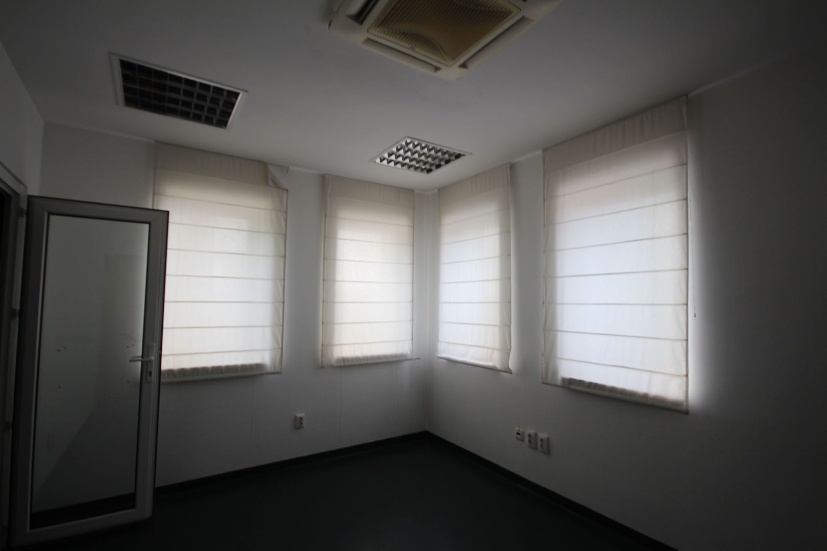 Cladire de birouri, SAD, parcare proprie, clinica medicala - Poză 15