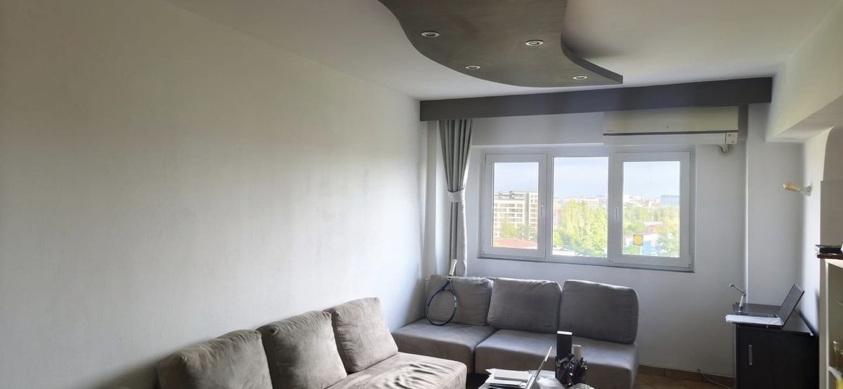 De vanzare apartament 4 camere Crangasi - Poză 2