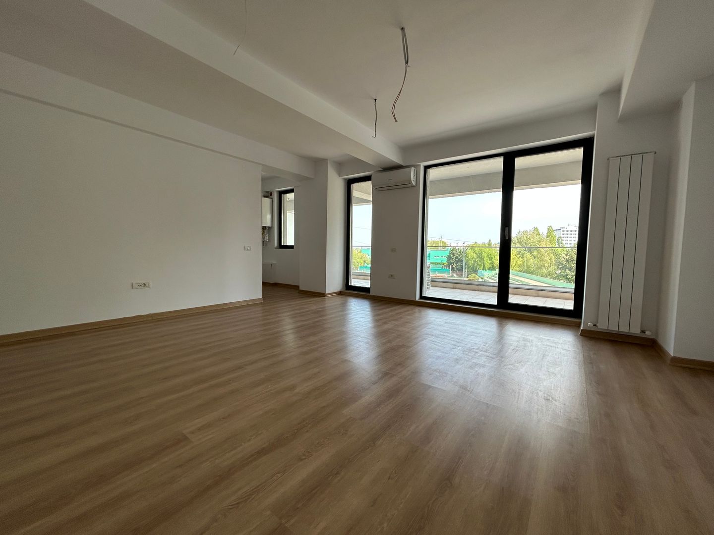 Apartament cu 2 camere cu loc de parcare zona Satul de Vacanta Mamaia - Poză 2