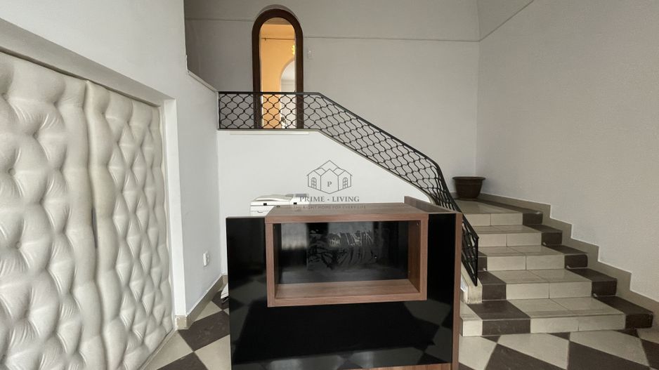 VILA SUPERBA LA INCHIRIERE PRETABILA CA SPATIU DE BIROU SAU REZIDENTA - Poză 4