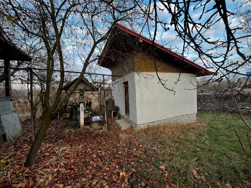 Casă + teren generos de vânzare în Strâmba Jiu - Poză 6