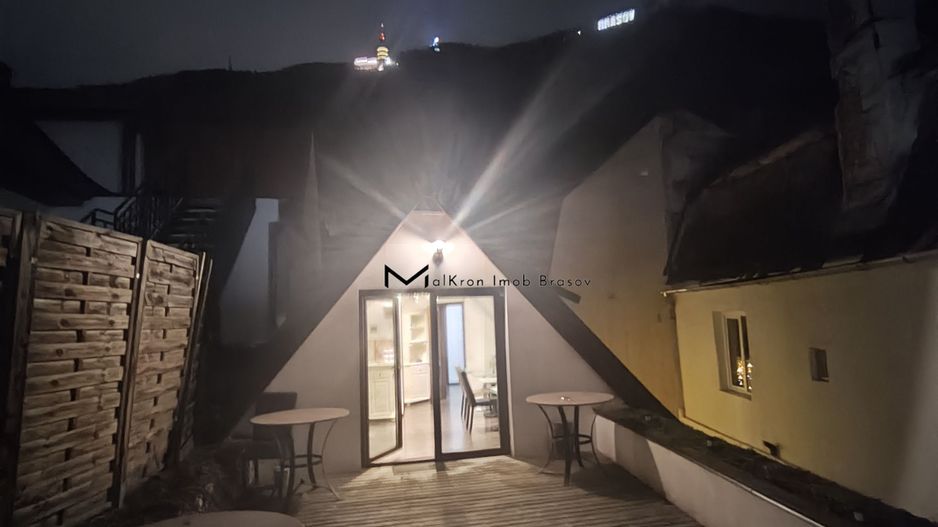 Imobil deosebit de vânzare în Centrul Vechi al Brașovului - Poză 11