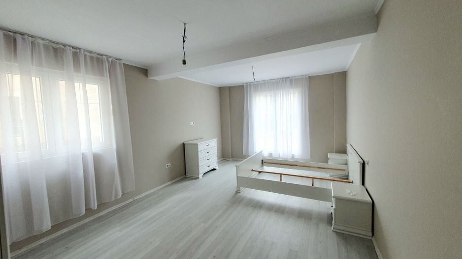 Casa de închiriat: Cartier privat, zona lacurilor Crevedia Buftea. - Poză 15