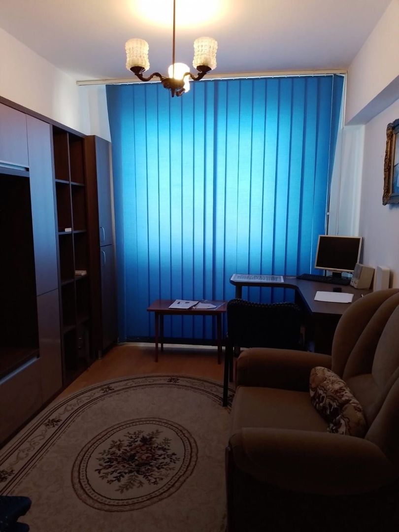 Apartament cu 3 camere, decomandat, zona Republicii - Poză 5