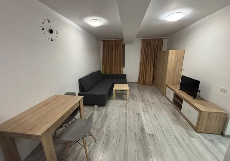 De inchiriat garsoniera , Liberty Centre - Poză 3