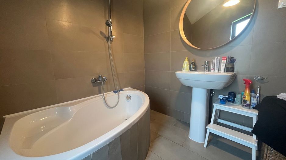 ANDRONACHE | Vila 4 Camere | Garaj | Curte Verde | Ciubar & BBQ - Poză 16