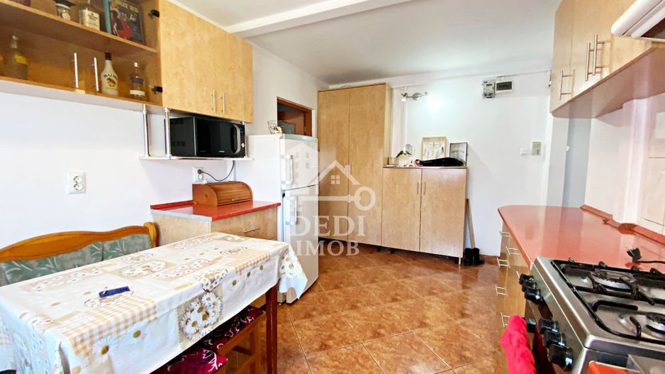 Apartament 3 camera de vânzare in zona Rogerius, Oradea - Poză 7
