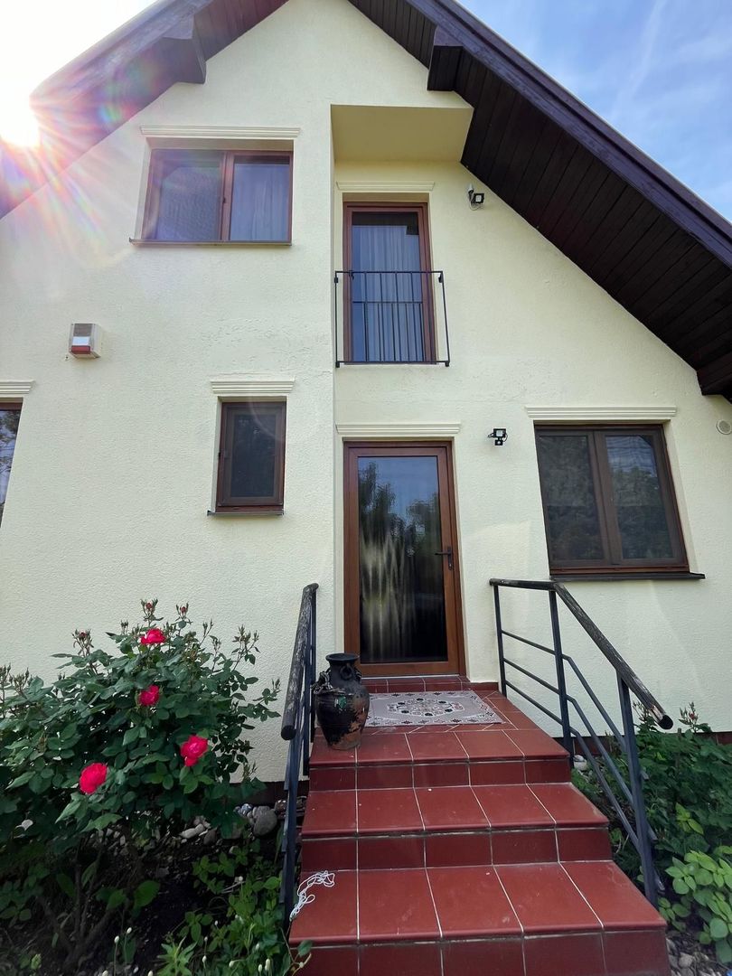 Casă elegantă, spațioasă, ideală pentru familie – Sanmihaiu Roman - Poză 8