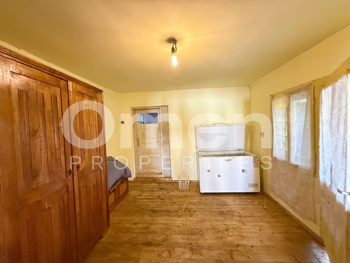 Casă la țară cu șură și grajd, în Vălenii Lăpușului – priveliște panoramică - Poză 11