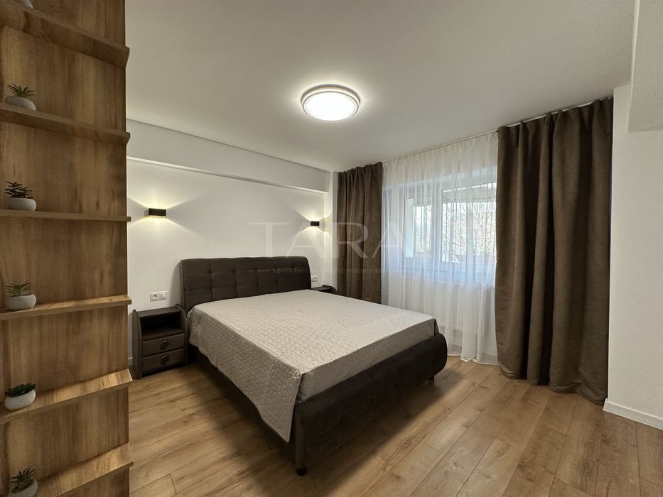 Apartament 3 camere modern, cu terasă și parcare – zonă Centrală - Poză 3